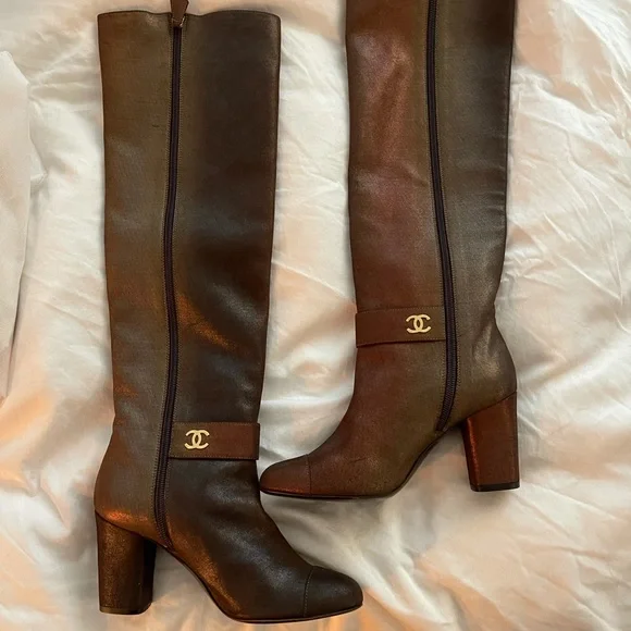 NWOT - Brown Chanel Iridescent boots - Picture 1 of 9
